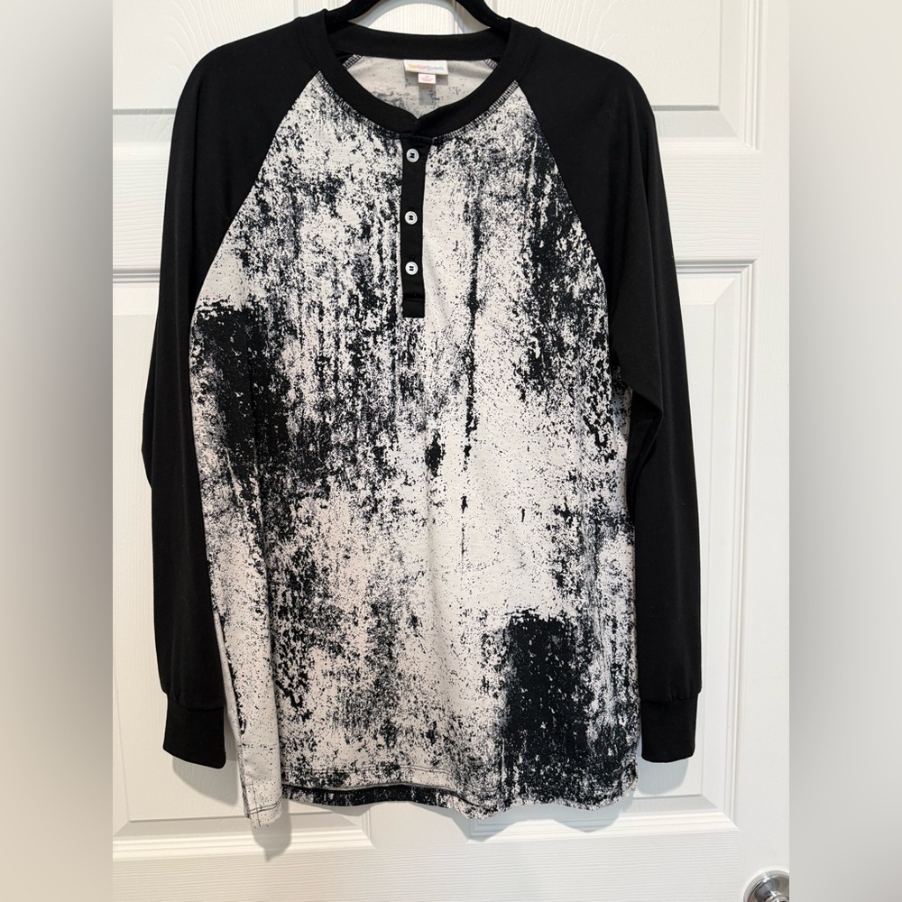 LuLaRoe Mark Black and White Abstract Henley